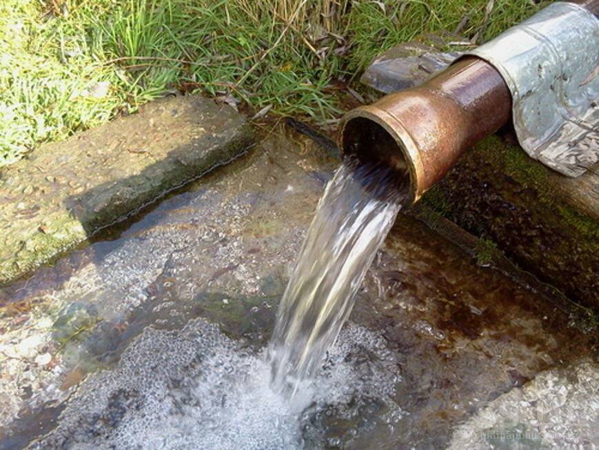 Вода из скважины пахнет сероводородом. чем это грозит и как избавиться от запаха
