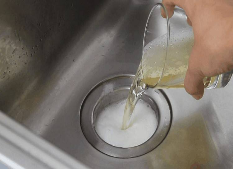 Как прочистить трубы содой и уксусом — сила подручных средств