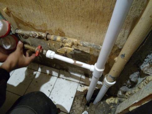 Как правильно заменить трубы в системе канализации