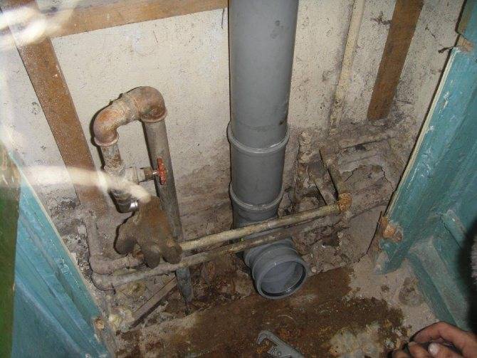 Замена труб канализации в квартире: как поменять канализационные трубы, прочистка своими руками, диаметр, ремонт и изоляция, монтаж на примерах