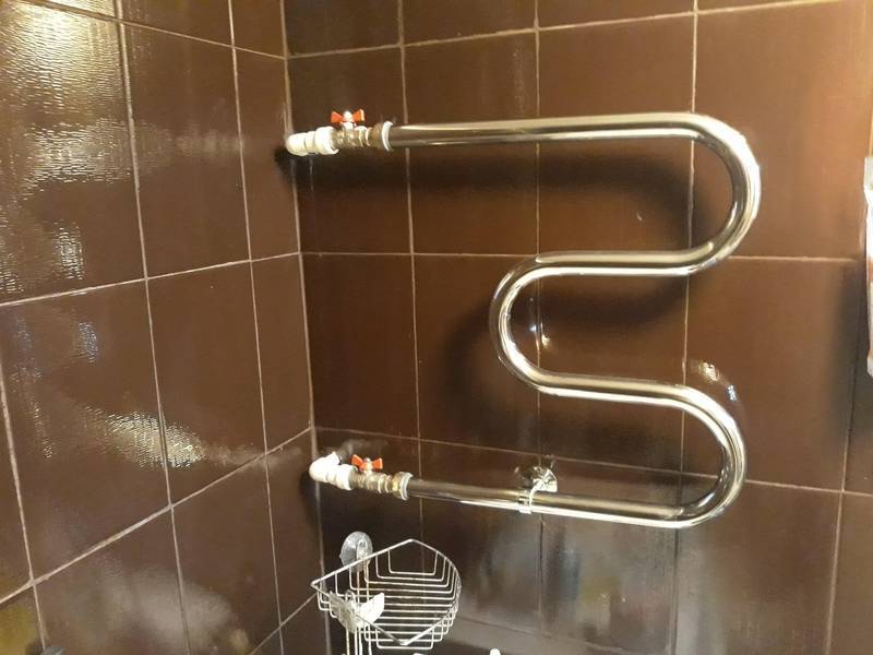 Монтаж и установка полотенцесушителя в ванной своими руками – инструкция, видео