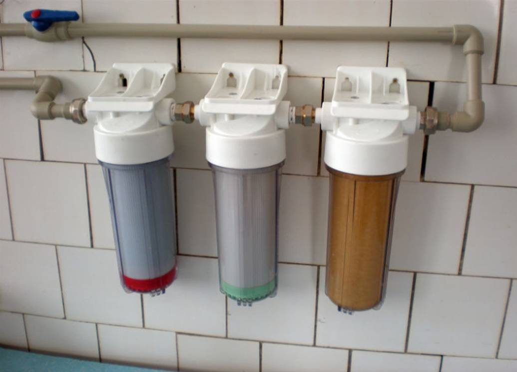 Какой фильтр для очистки воды под мойку лучше: проточные питьевые системы для квартиры и дома, виды с обратным осмосом для установки на кухне, рейтинг 2021 года и отзывы
