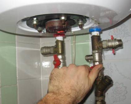 Как слить воду из водонагревателя — различные способы