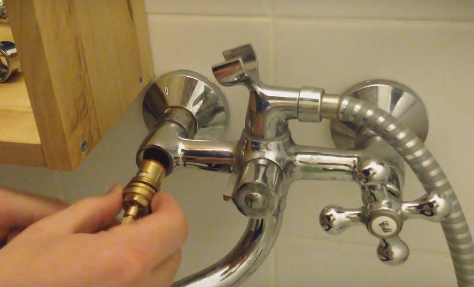 Что делать если течет кран в ванной: причины поломок и варианты ремонта