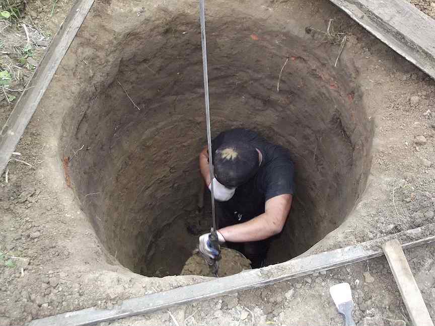 Как выкопать колодец своими руками на даче или возле дома