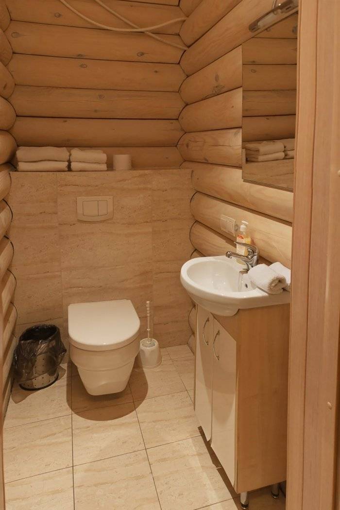 Туалет в деревянном доме своими руками с вентиляцией и канализацией +видео