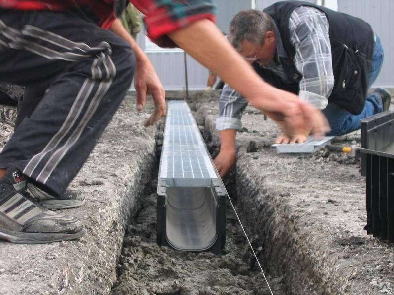 Ливневые лотки бетонные для канализации: жби, с решеткой
