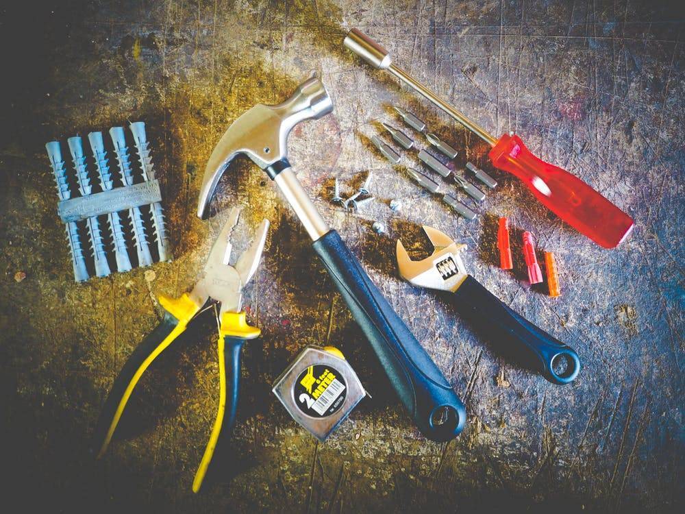 Какие инструменты нужны для ремонта квартиры
