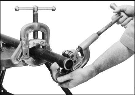 Как выбрать труборез для стальных труб и как его использовать