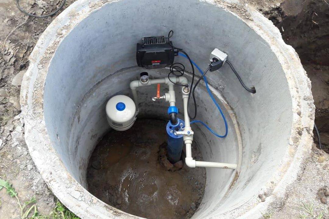 Как самостоятельно найти на участке воду для скважины?