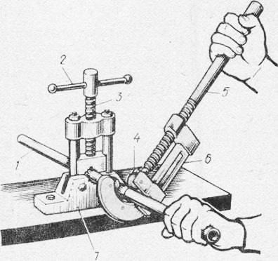 Труборез ручного и электрического типа для стальных труб