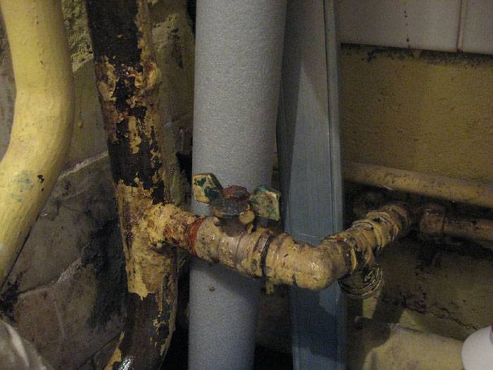 Водопровод частного дома: монтаж труб и проверка их работоспособности на сайте недвио
